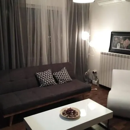 Matine Zvezdara Apartment *