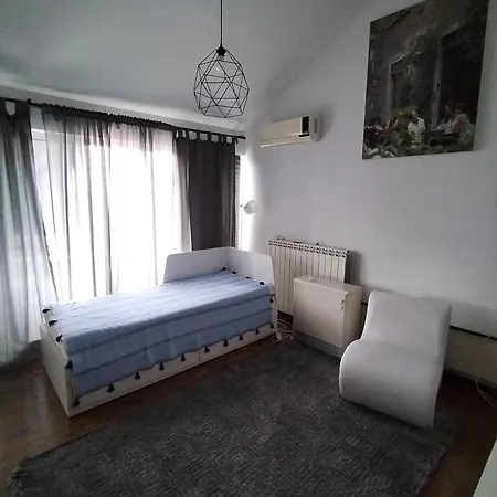Matine Zvezdara Apartment